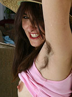 Mature housewife showing her extremely hairy hole